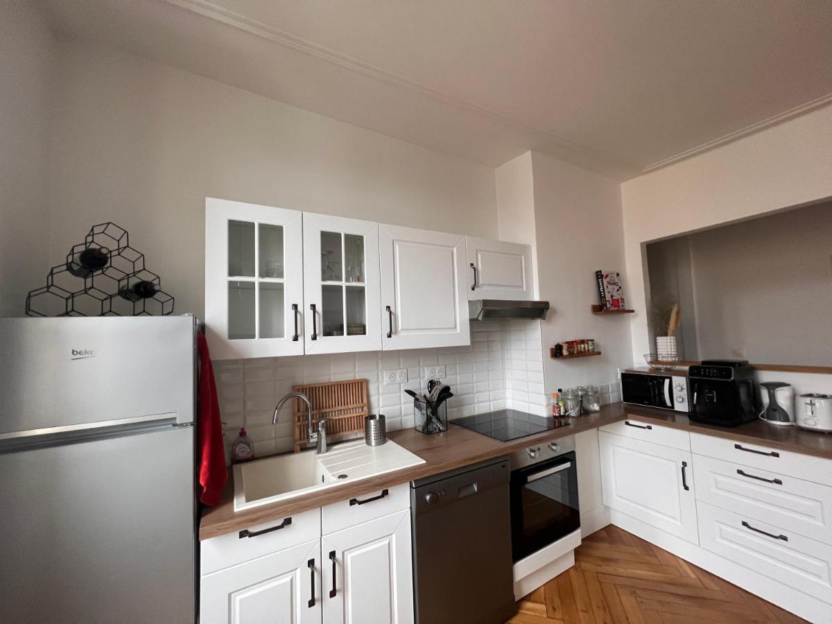 Charmant Appartement Plein Centre Ville - Parking Prive โอแซร์ ภายนอก รูปภาพ